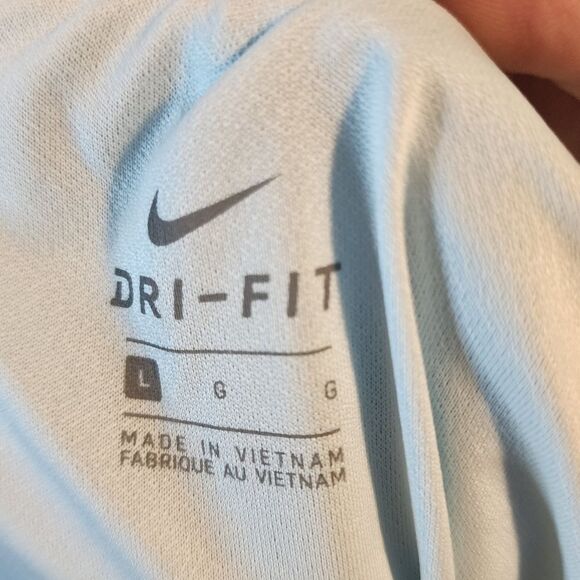 Women's Nike Dri-Fit gym shorts, size Large - Picture 2 of 3